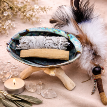 Load image into Gallery viewer, Smudge Kit
